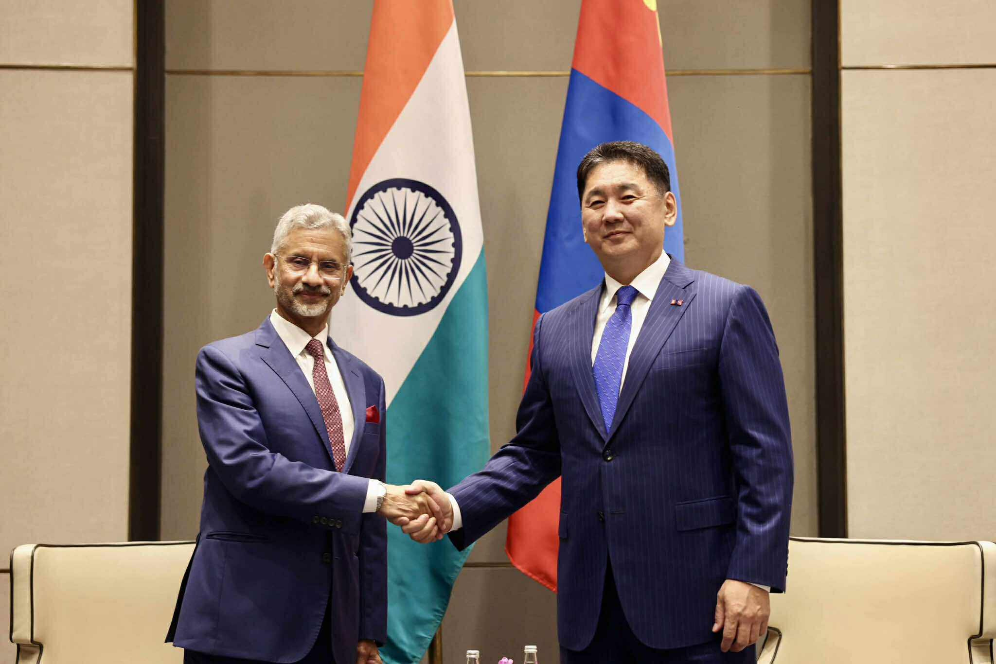 Монгол Улсын Ерөнхийлөгч У.Хүрэлсүхэд БНЭУ-ын Гадаад хэргийн сайд бараалхав